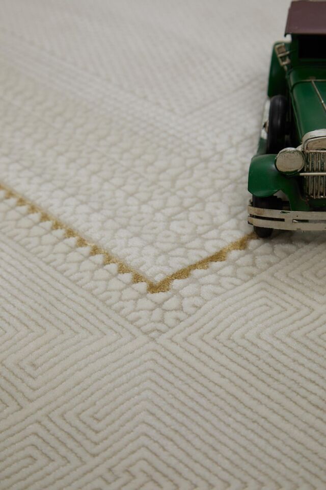 Lavin 4802 Gold Krem - Işıltılı Salon Halısı