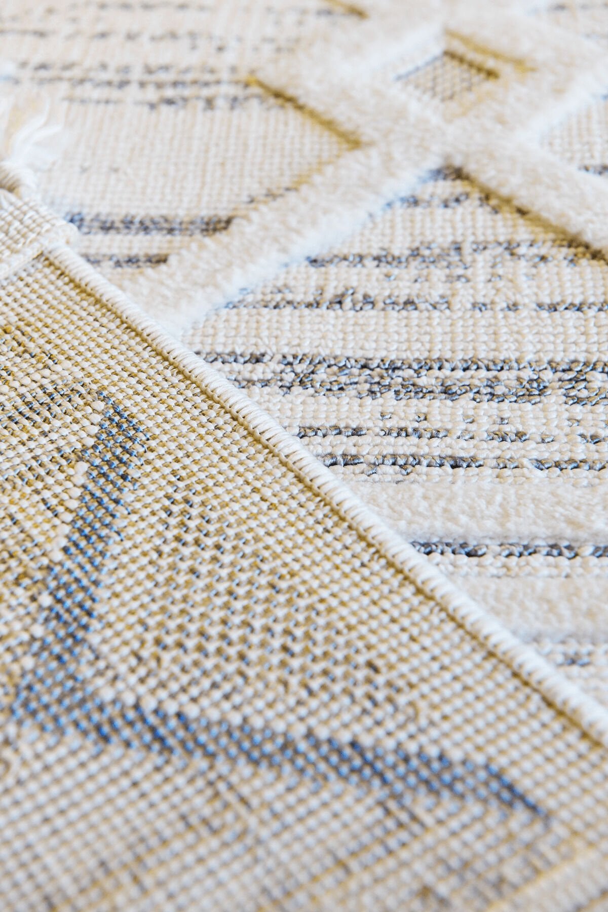 Dekorenti Polo 7804 Multi - Modern Geometrik Üçgen Desenli Örgü Saçaklı Halı